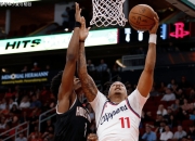 一位年轻球员在训练中展现出了出色的进攻技巧