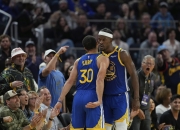 巴特勒三巨头联手，狂砍50分得分突破，三连败冲击季后赛！